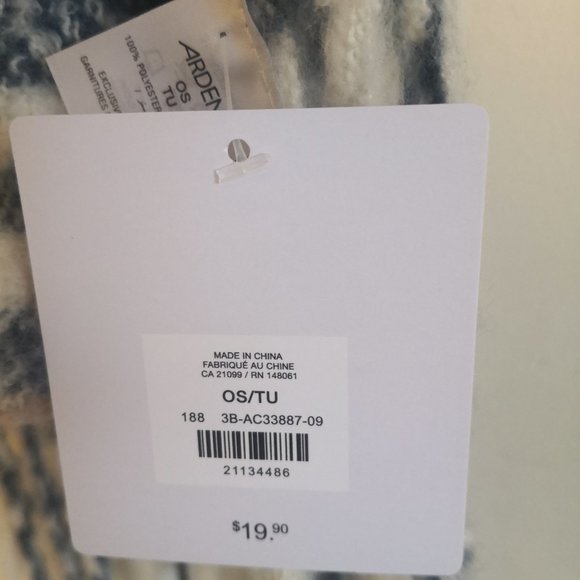 NWT Ardene fringed scarf - Picture 4 of 4